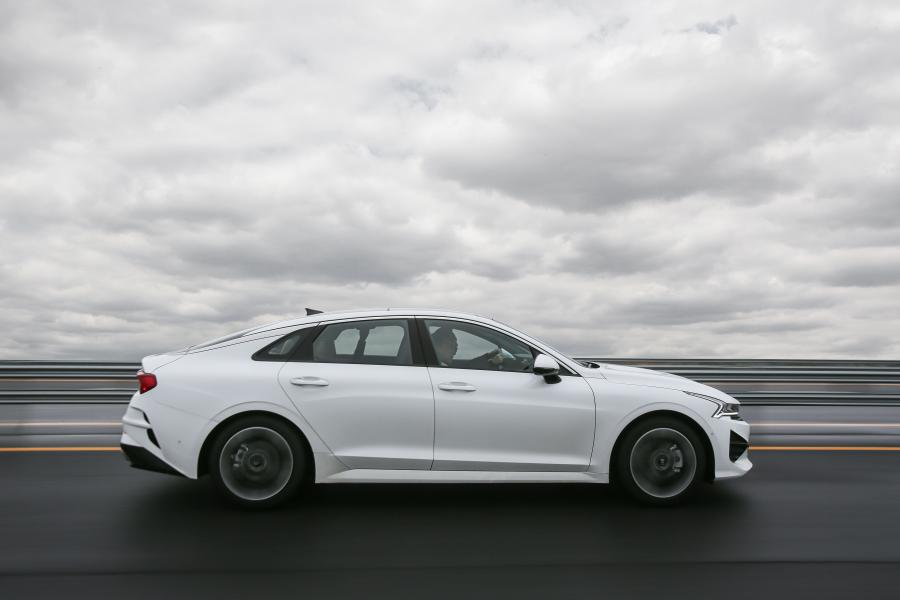  Kia K5 2019 года  (фото 40 из 44)